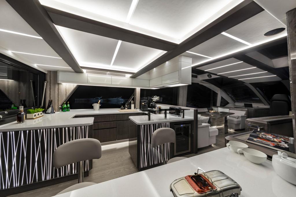 Galeon 650 Skydeck
