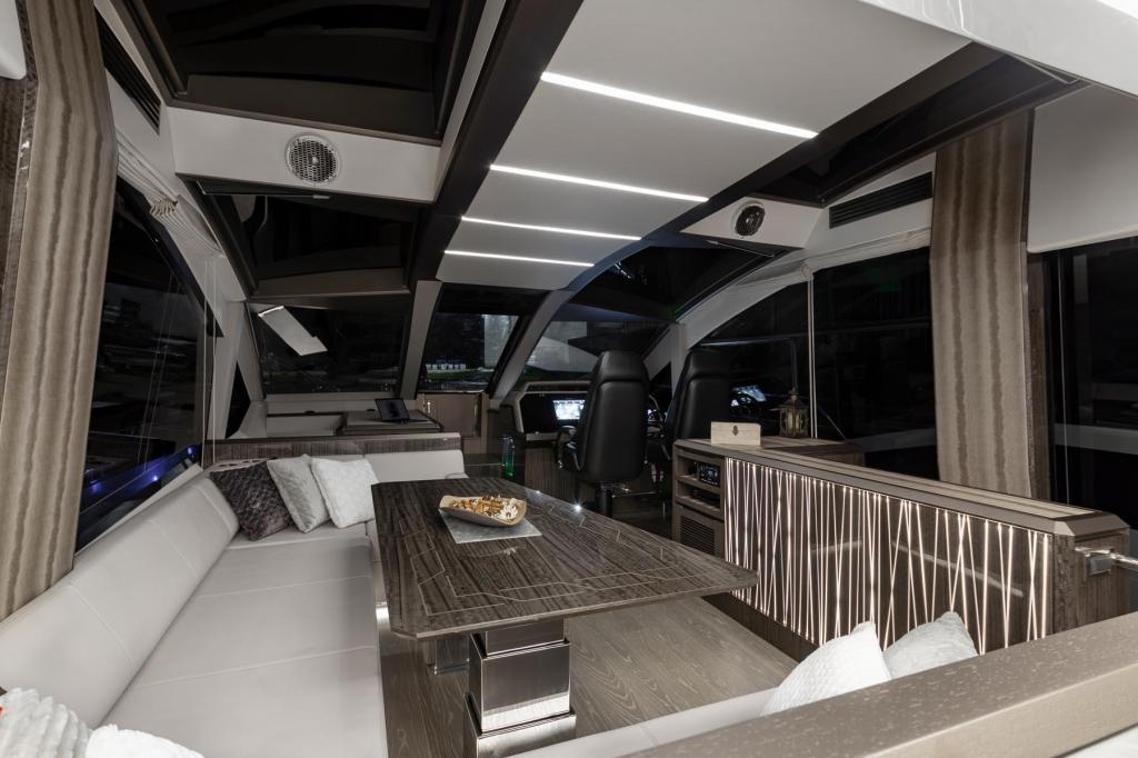 Galeon 650 Skydeck