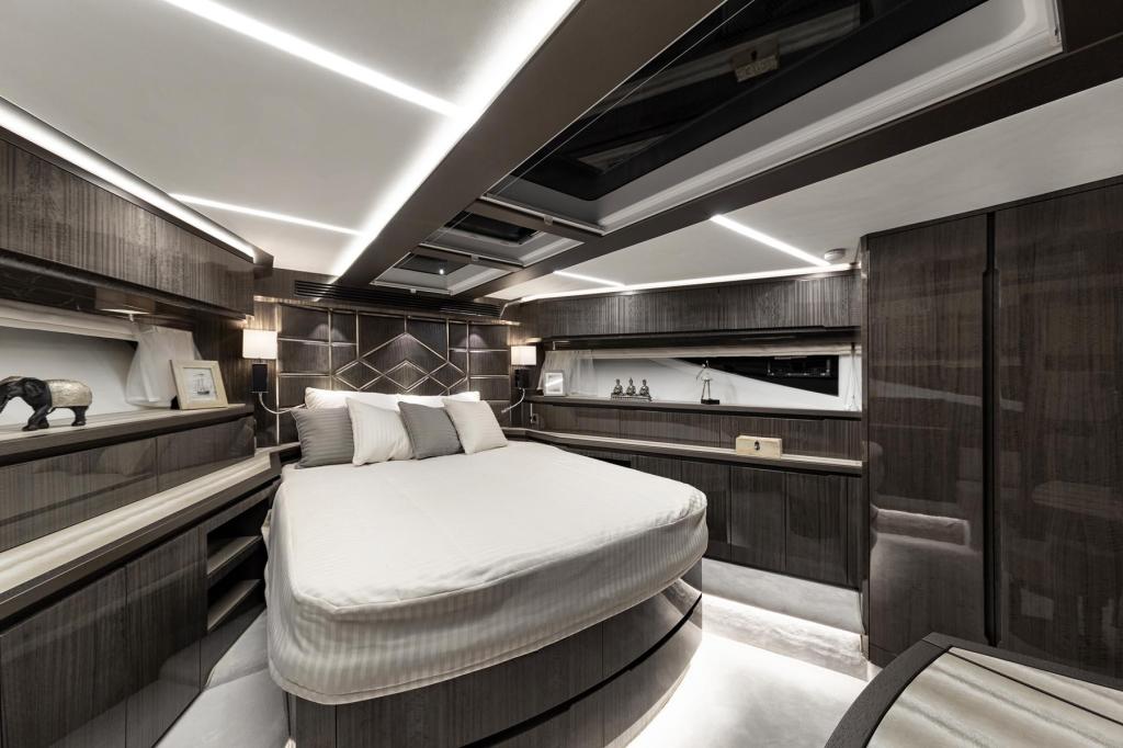 Galeon 650 Skydeck
