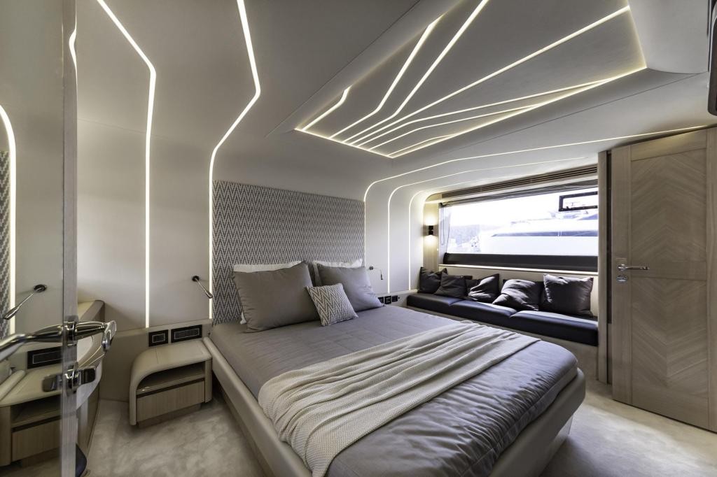 Galeon 680 Fly