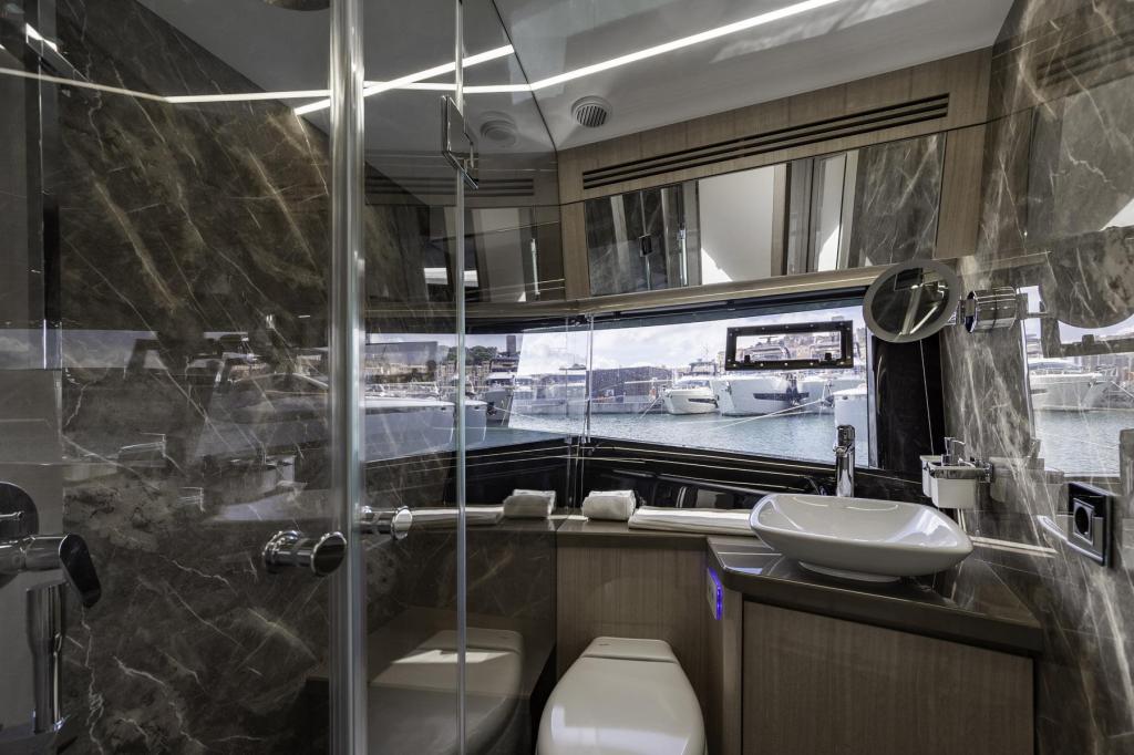 Galeon 680 Fly