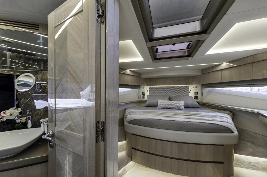 Galeon 680 Fly