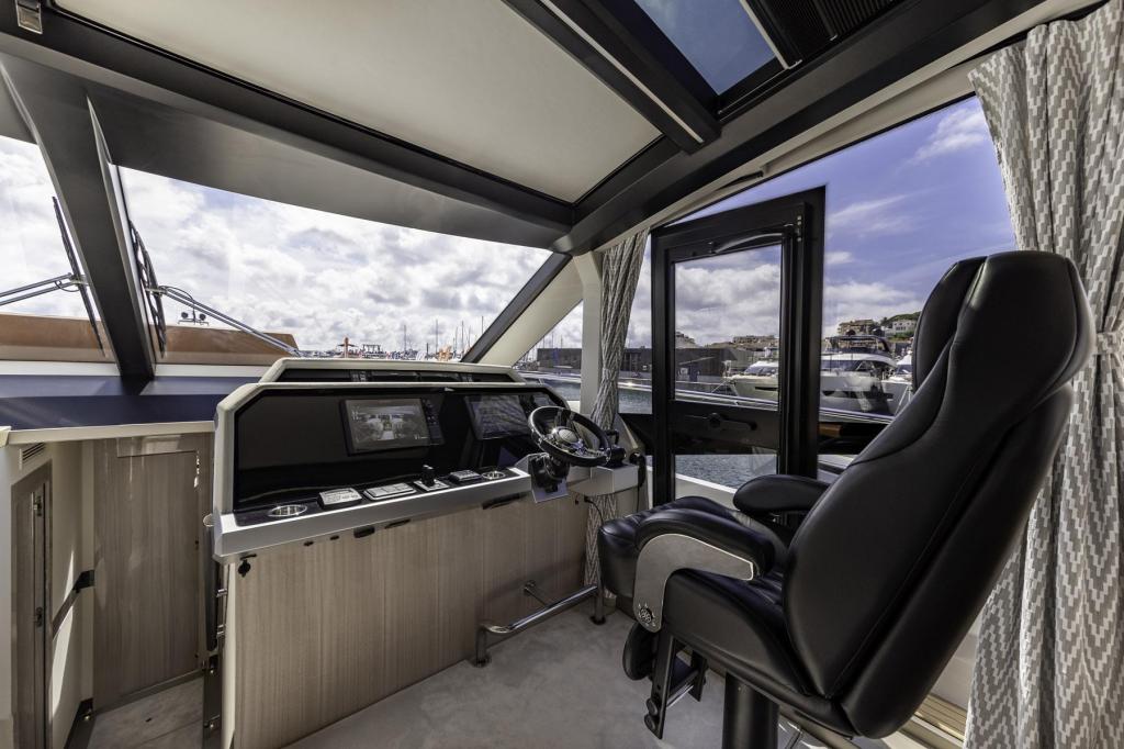 Galeon 680 Fly