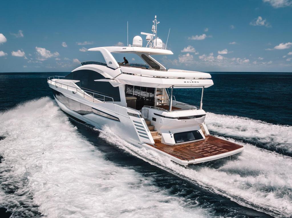 Galeon 800 Fly