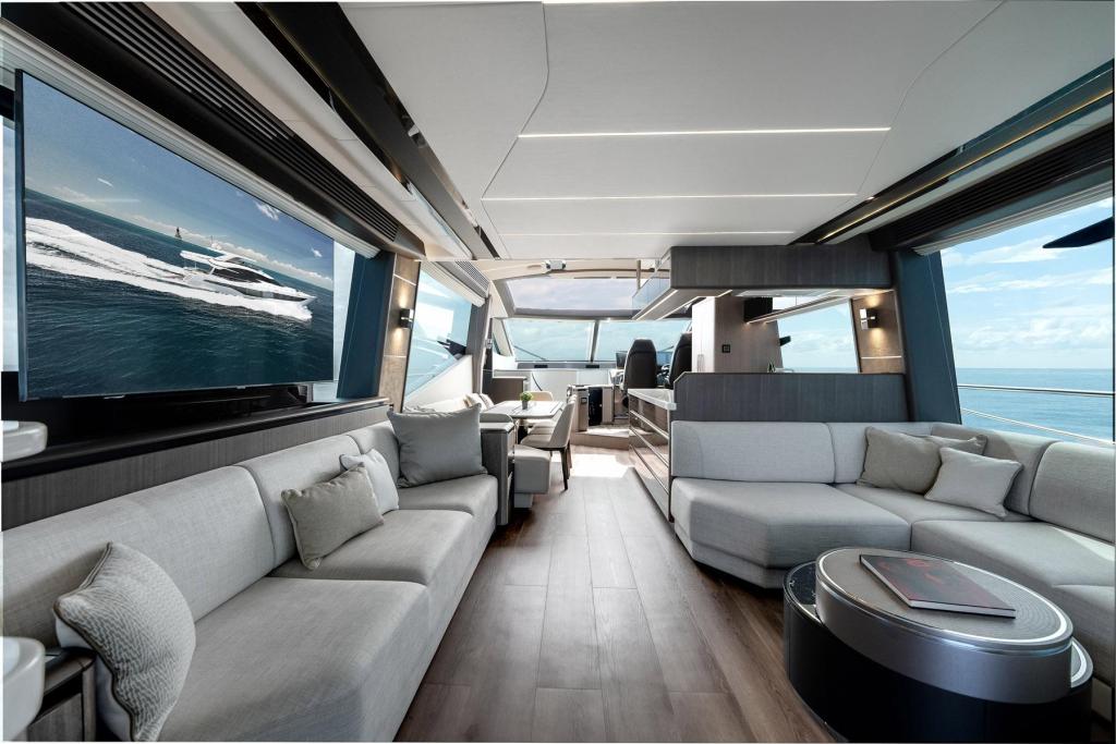 Galeon 800 Fly