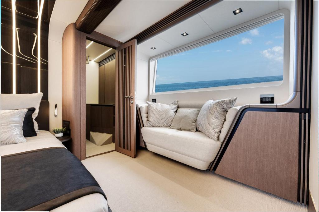 Galeon 800 Fly