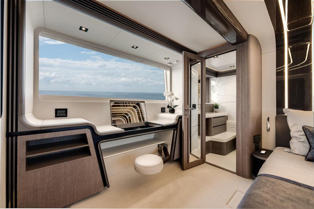 Galeon 800 Fly