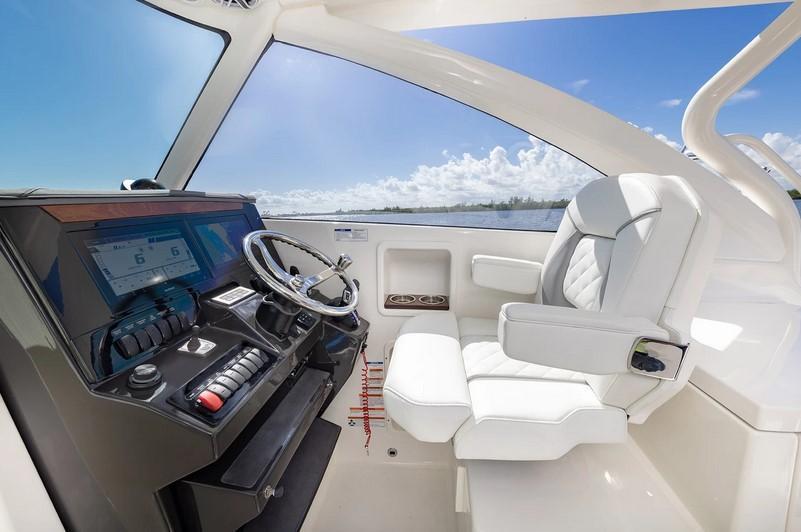 Pursuit Dual Console DC 306