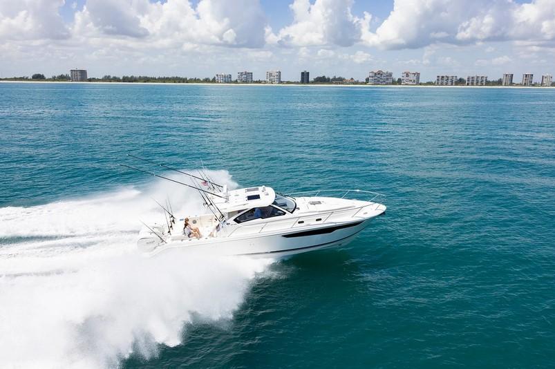 Pursuit Offshore OS 405