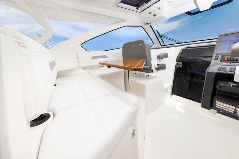 Pursuit Offshore OS 405