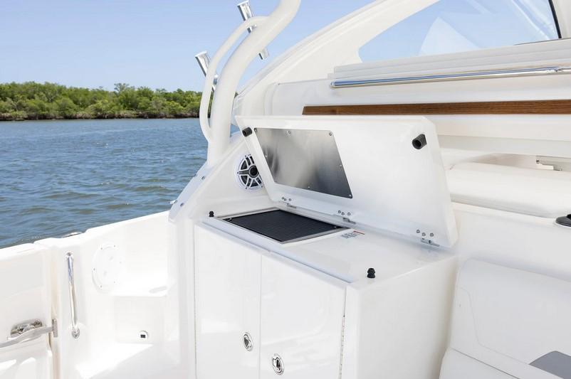 Pursuit Offshore OS 405