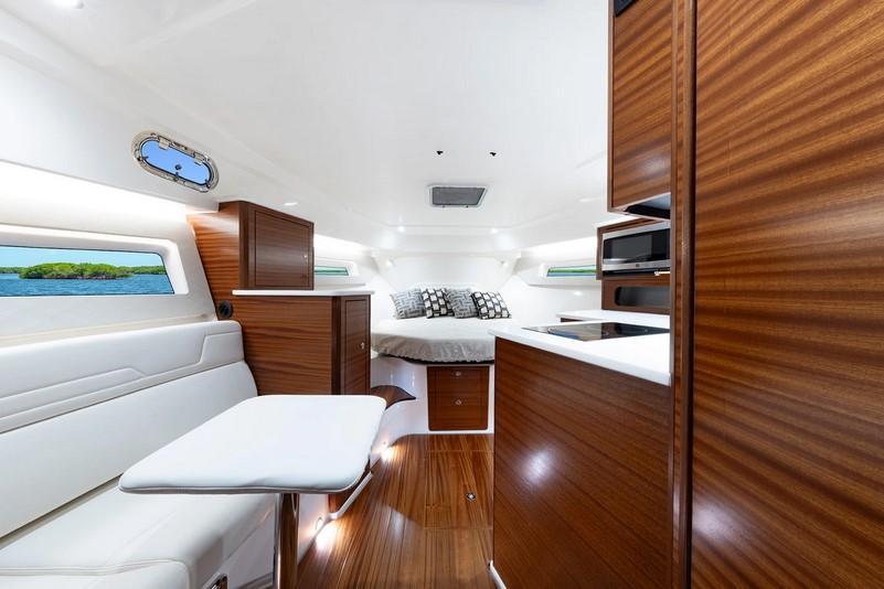 Pursuit Offshore OS 405