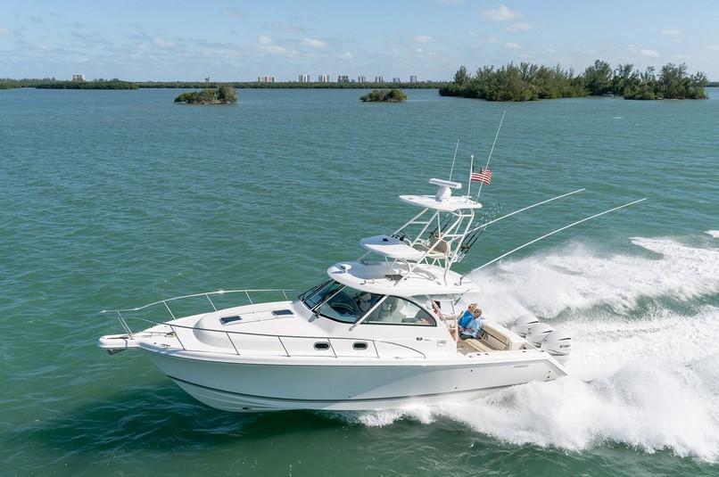 Pursuit Offshore OS 385