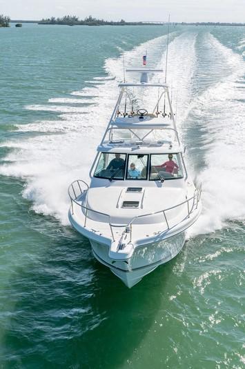 Pursuit Offshore OS 385