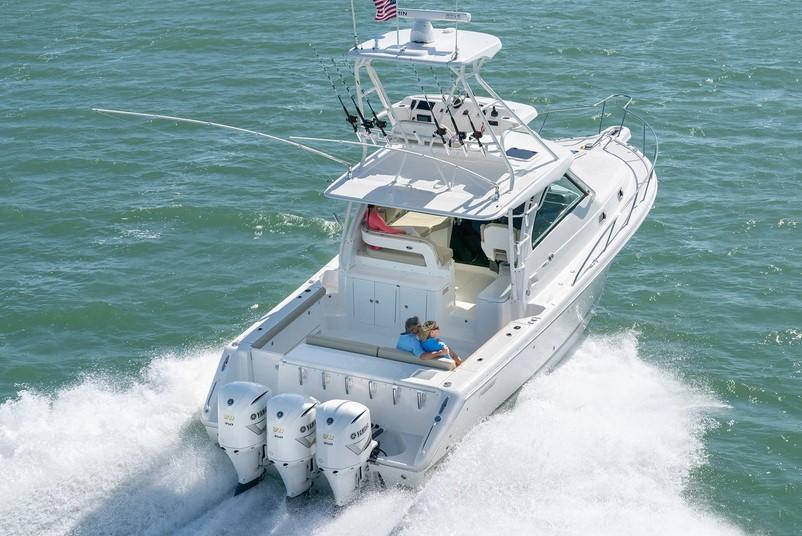 Pursuit Offshore OS 385