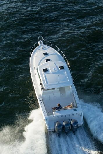 Pursuit Offshore OS 385
