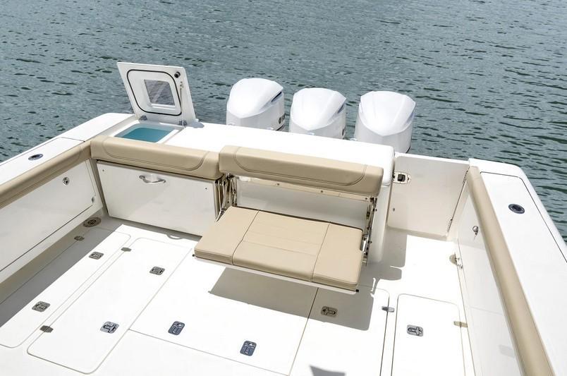 Pursuit Offshore OS 385