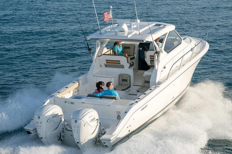 Pursuit Offshore OS 355