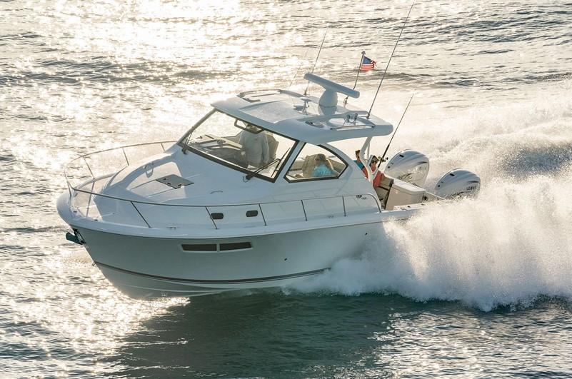Pursuit Offshore OS 355