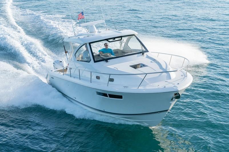Pursuit Offshore OS 355