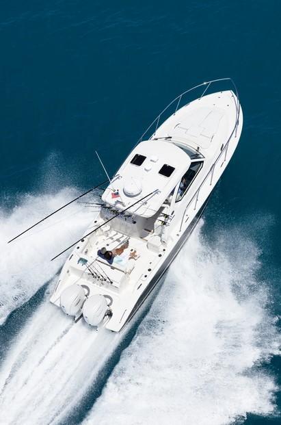 Pursuit Offshore OS 325