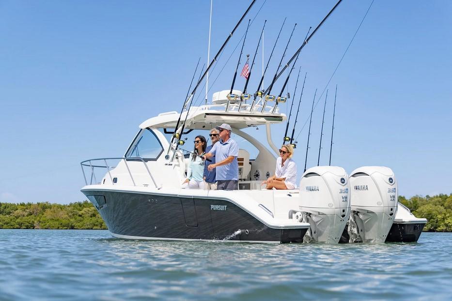 Pursuit Offshore OS 325
