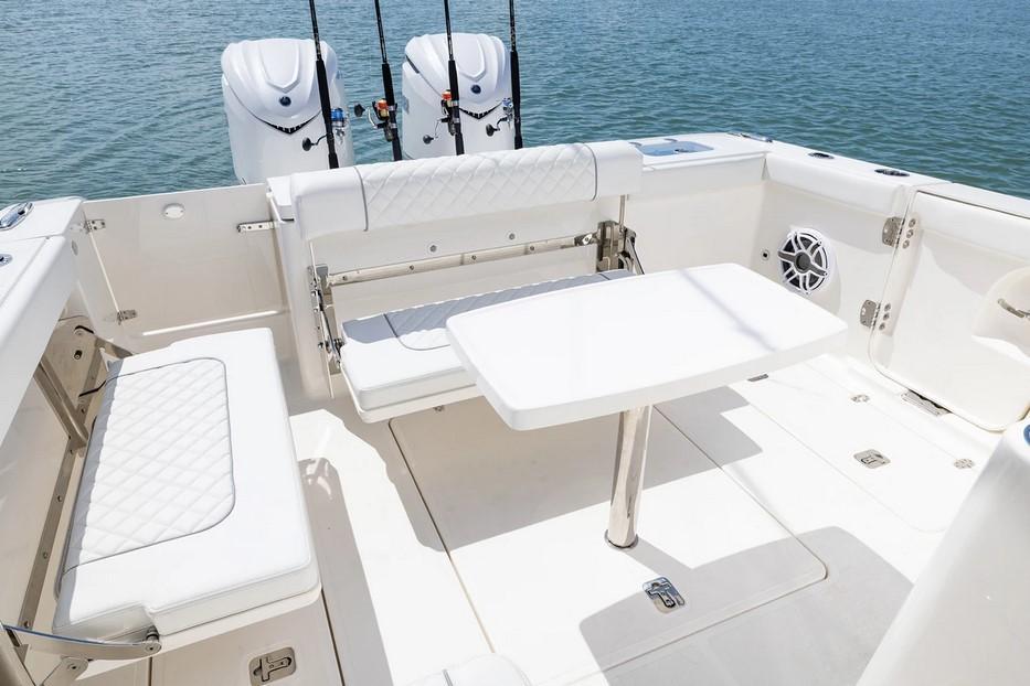 Pursuit Offshore OS 325