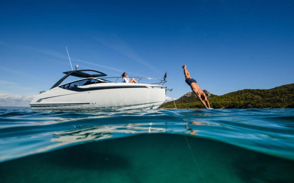 Fairline 33