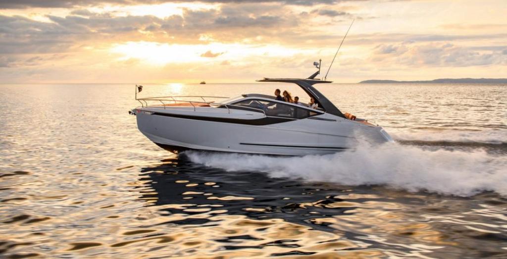 Fairline 33