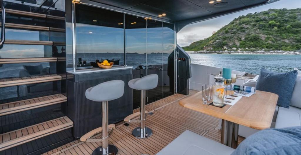 Fairline Squadron 68