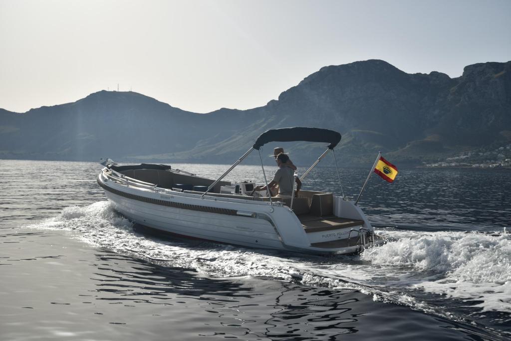 Interboat Intender 820 ES