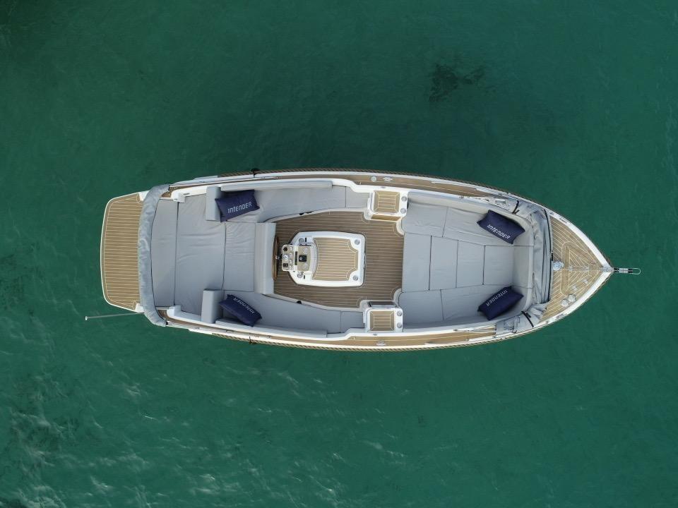 Interboat Intender 820 ES
