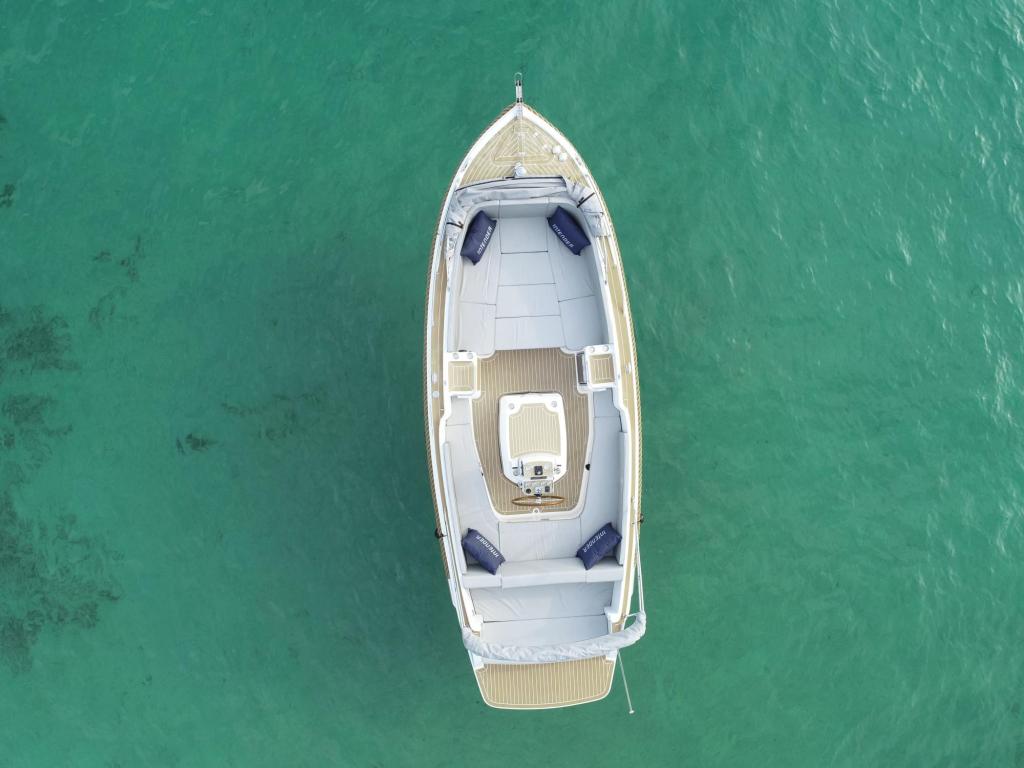Interboat Intender 820 ES