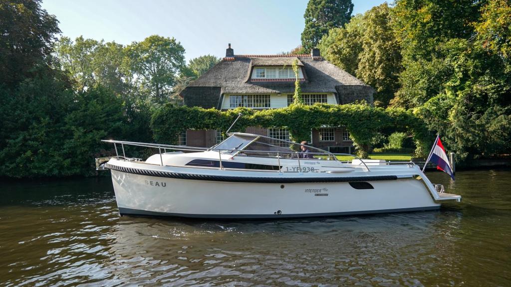Interboat 950 Cabin
