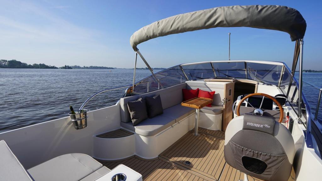 Interboat 950 Cabin
