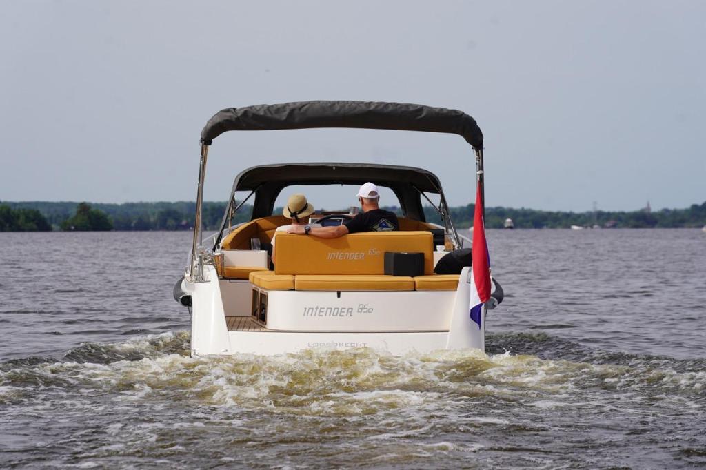 Interboat Intender 850