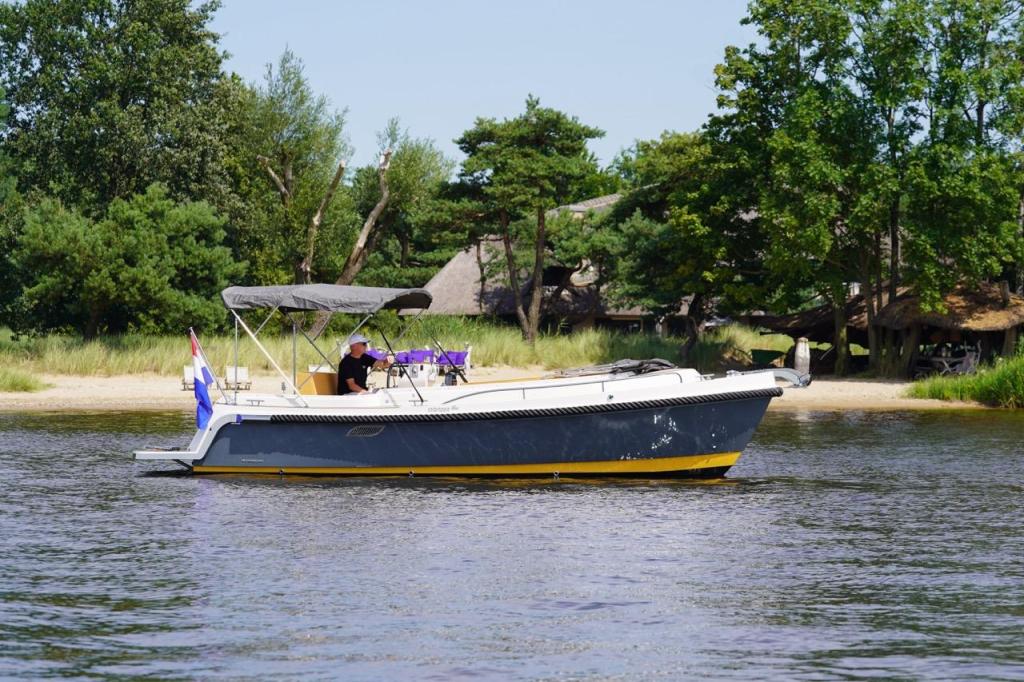 Interboat Intender 850