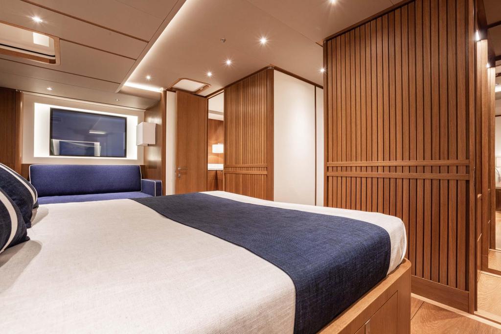Nautors Swan Swan 98