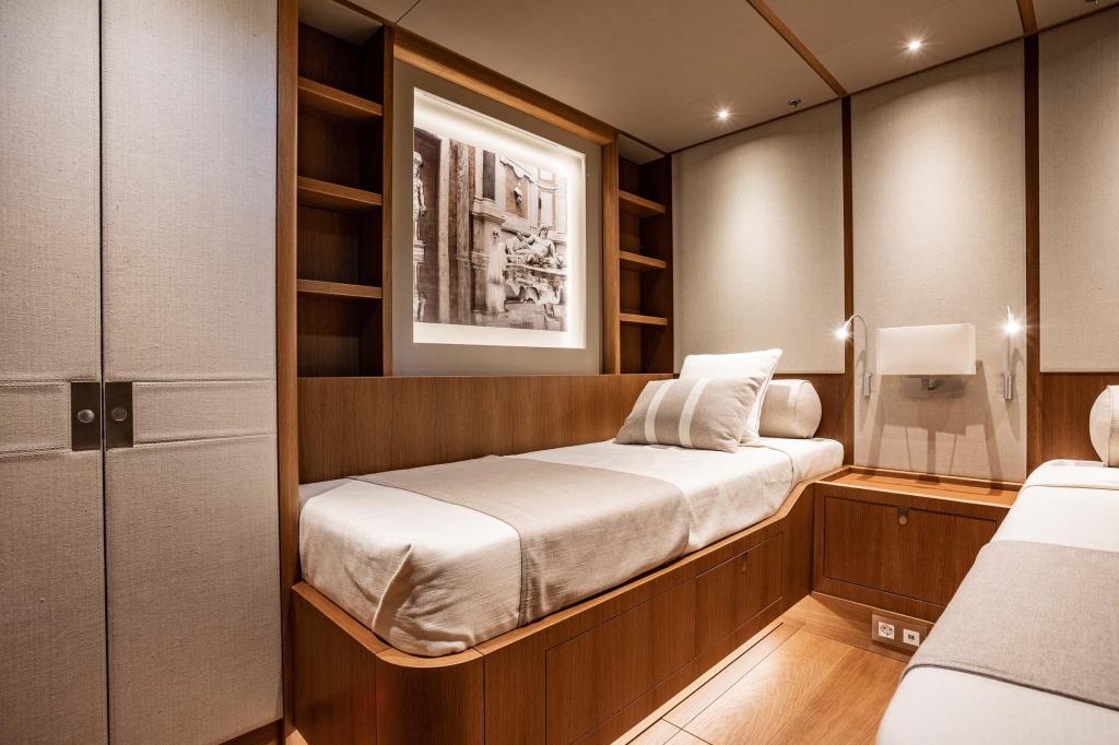 Nautors Swan Swan 98