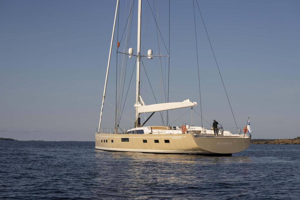 Nautors Swan Swan 120