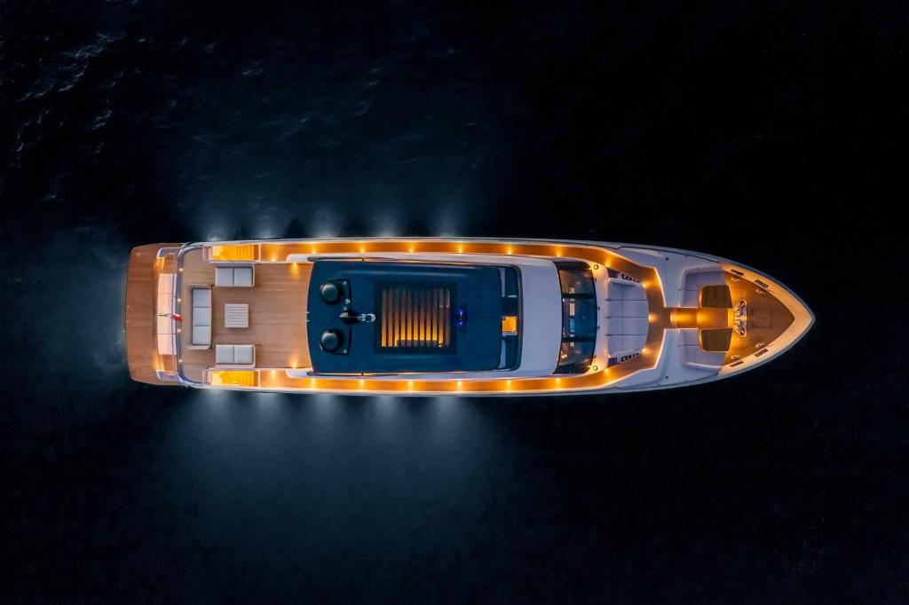 Ferretti 1000