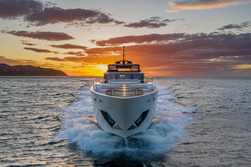 Ferretti 1000