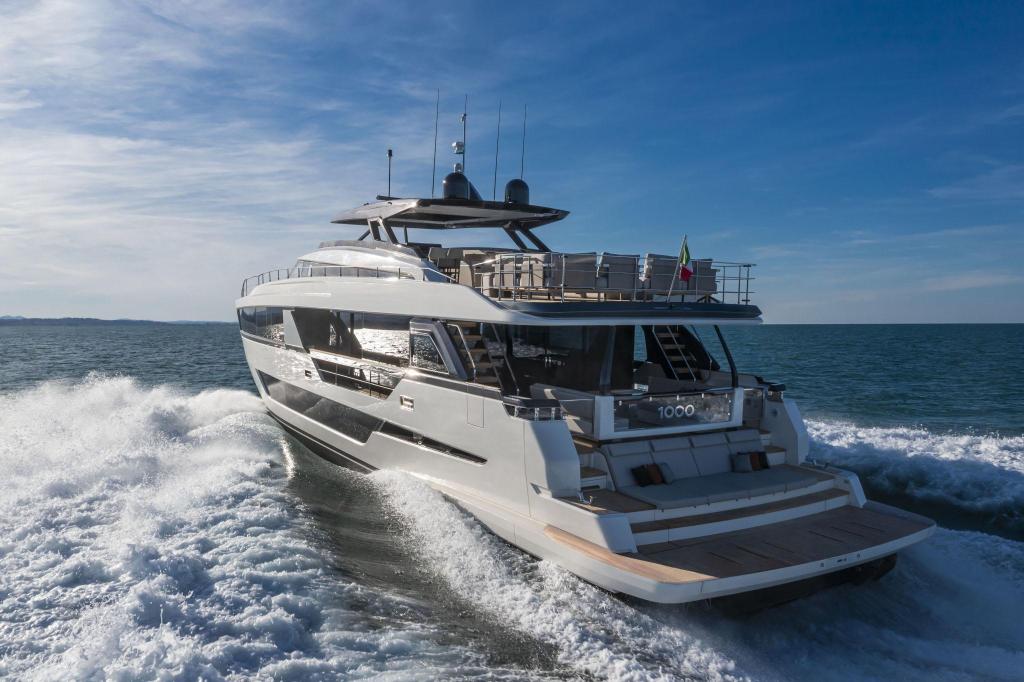 Ferretti 1000