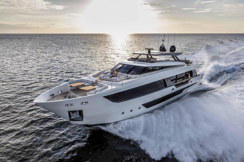 Ferretti 1000