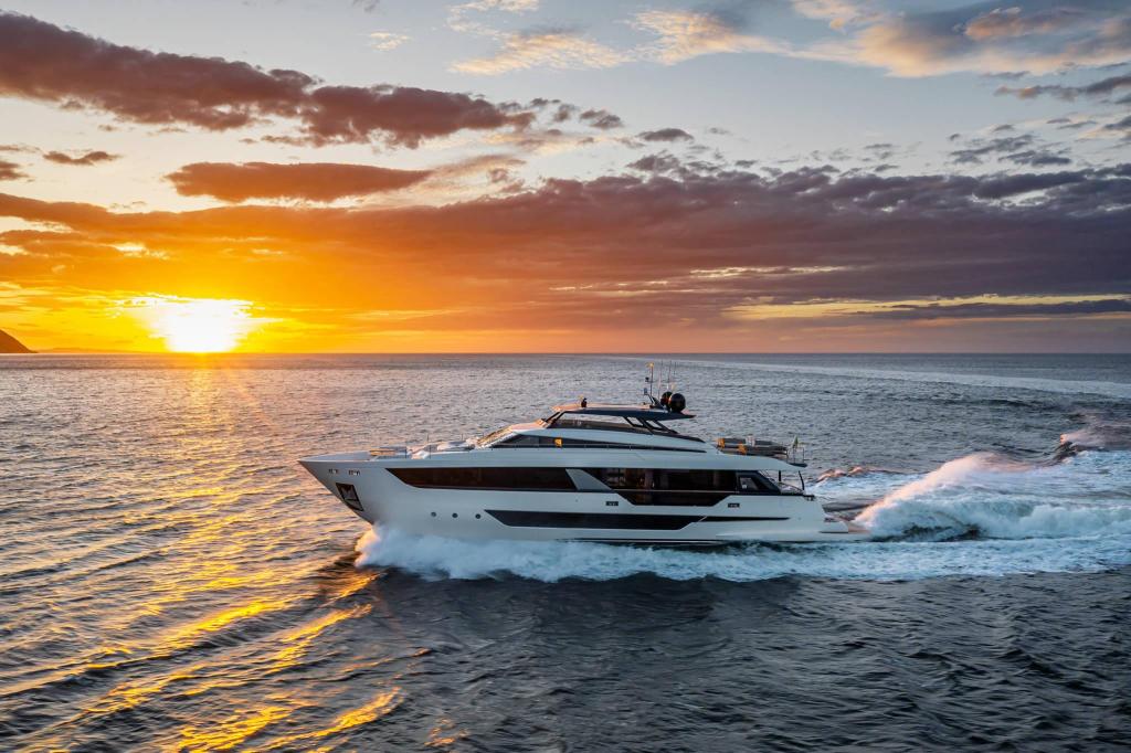 Ferretti 1000
