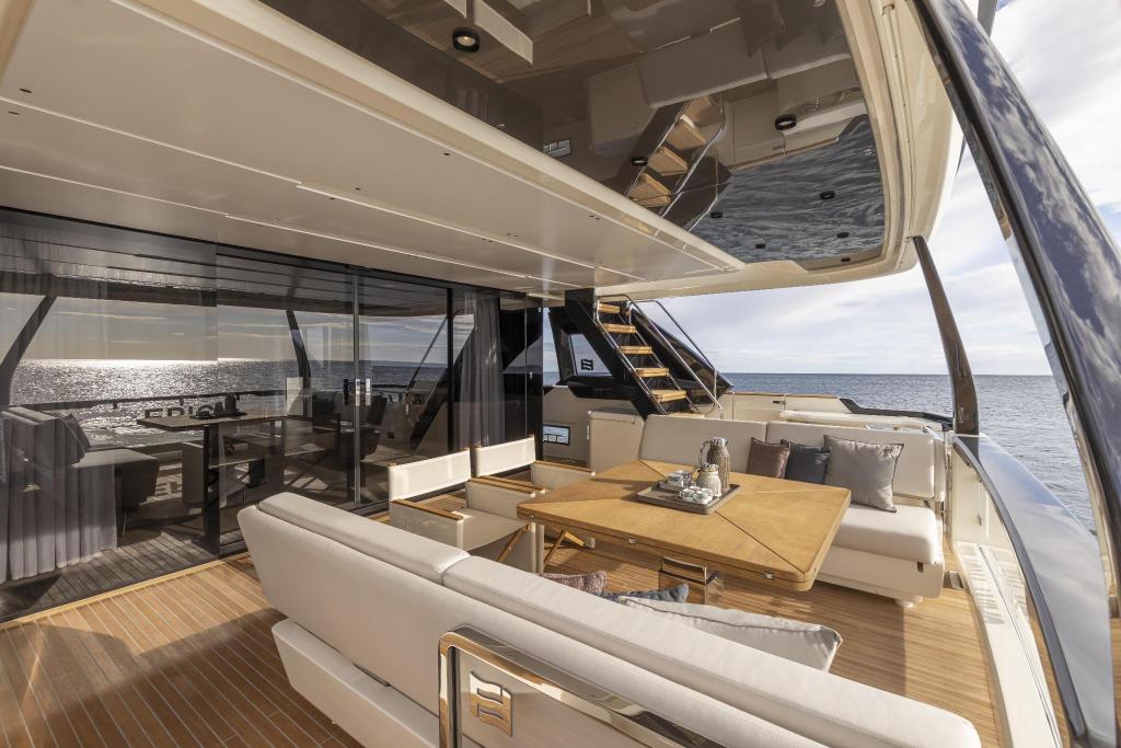 Ferretti 1000