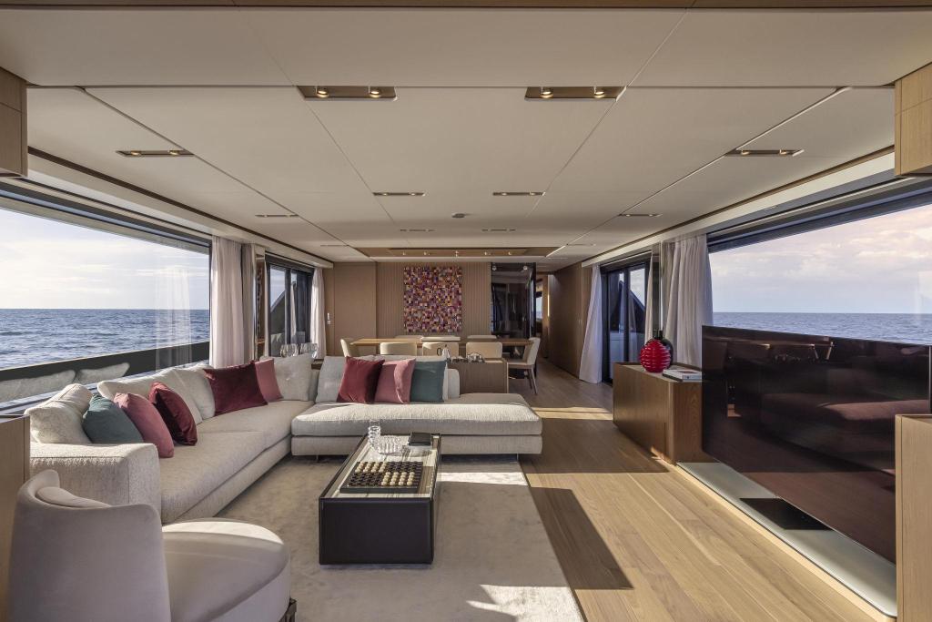 Ferretti 1000