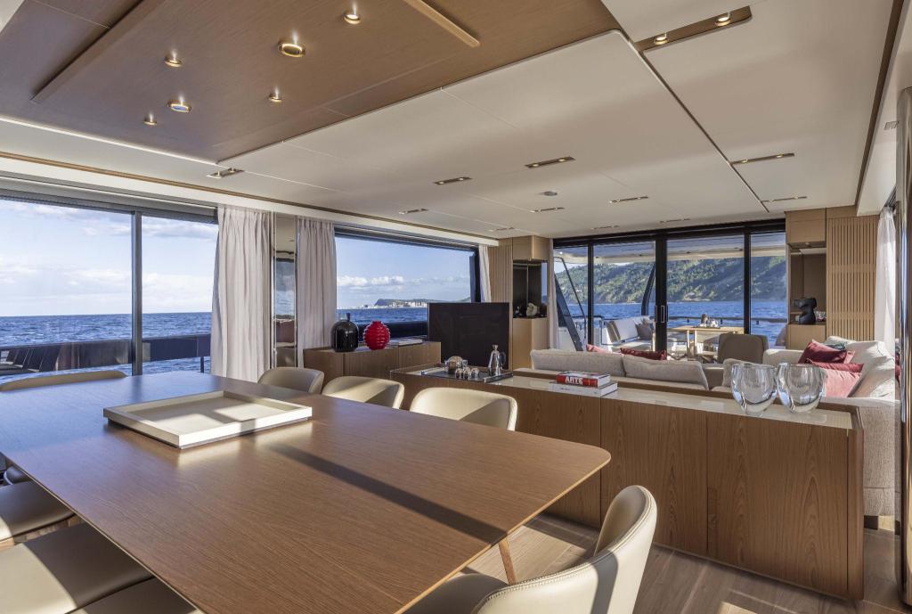 Ferretti 1000