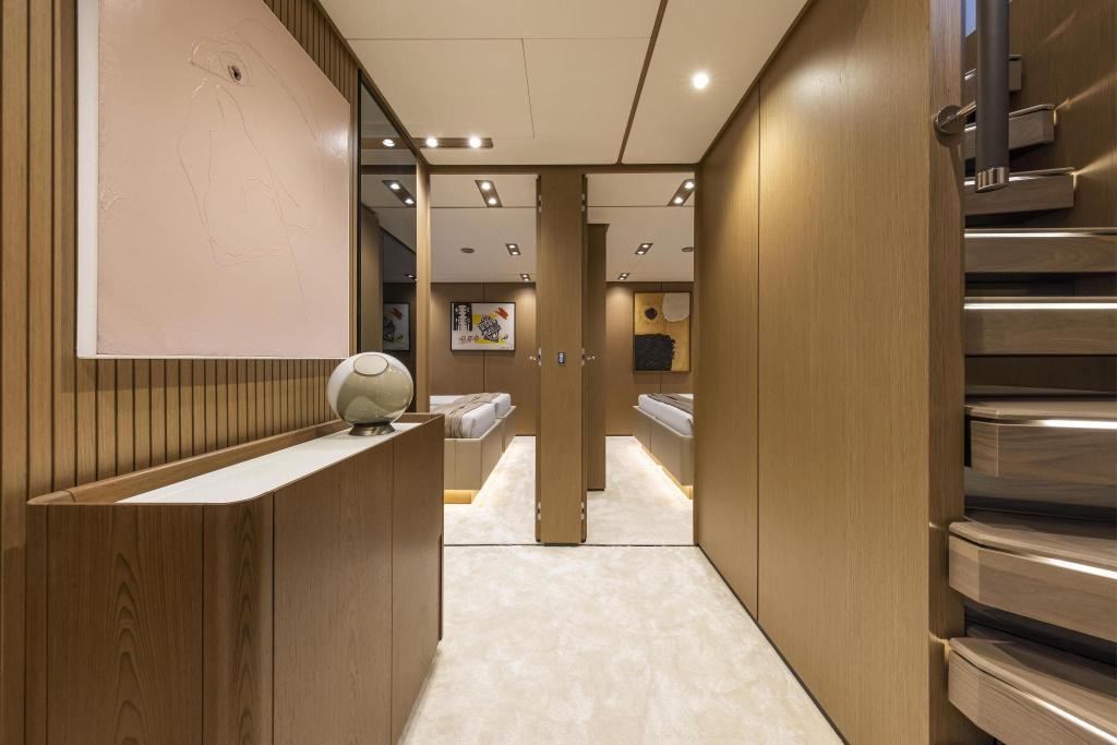 Ferretti 1000