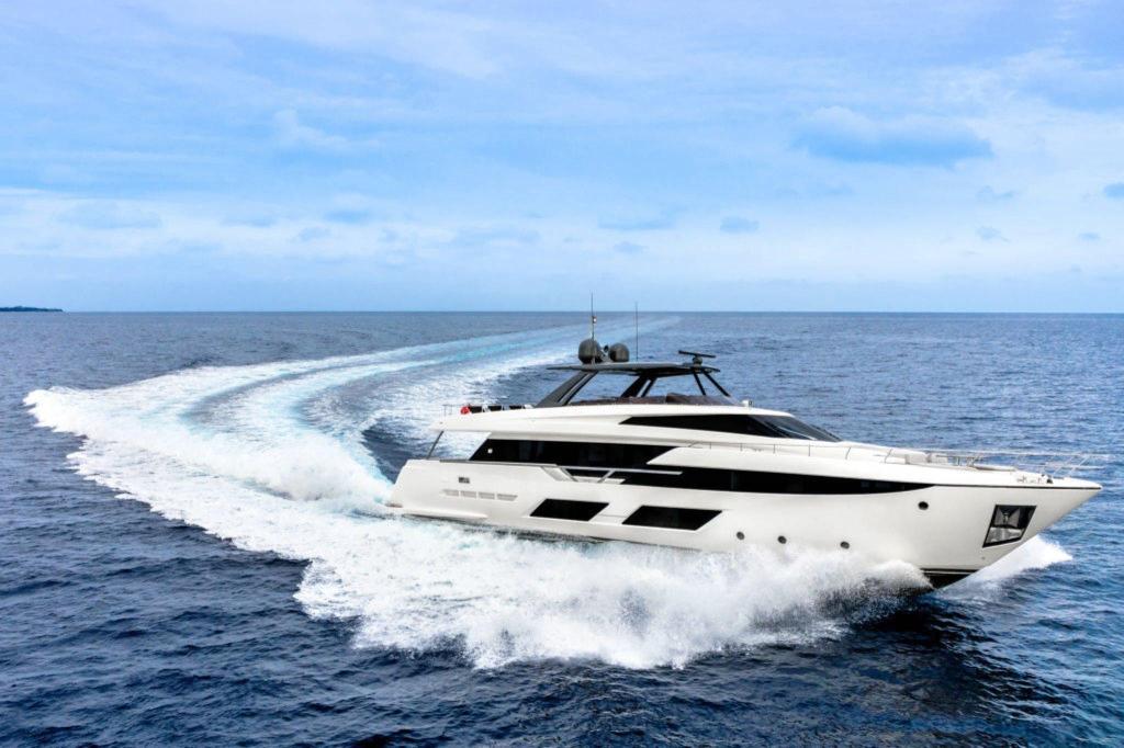 Ferretti 920